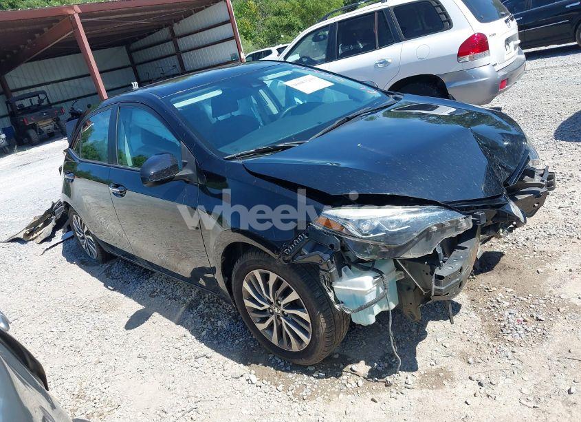 2017 Toyota Corolla XLE (VIN 5YFBURHE7HP654187) main photo