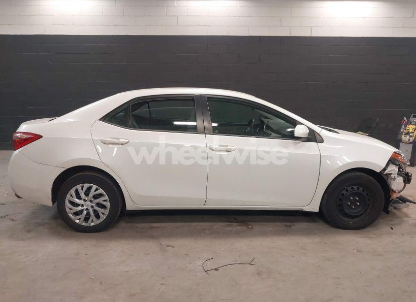 Photo 13 of 2017 Toyota Corolla LE (VIN 5YFBURHE7HP682720)