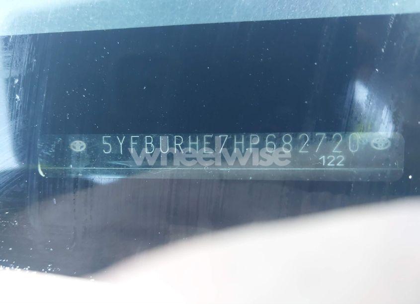 Photo 17 of 2017 Toyota Corolla LE (VIN 5YFBURHE7HP682720)