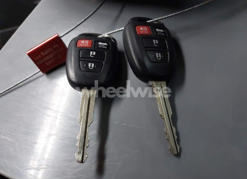 Photo 11 of 2017 Toyota Corolla SE (VIN 5YFBURHE7HP693037)