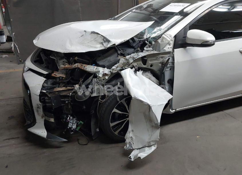 Photo 6 of 2017 Toyota Corolla SE (VIN 5YFBURHE7HP693037)