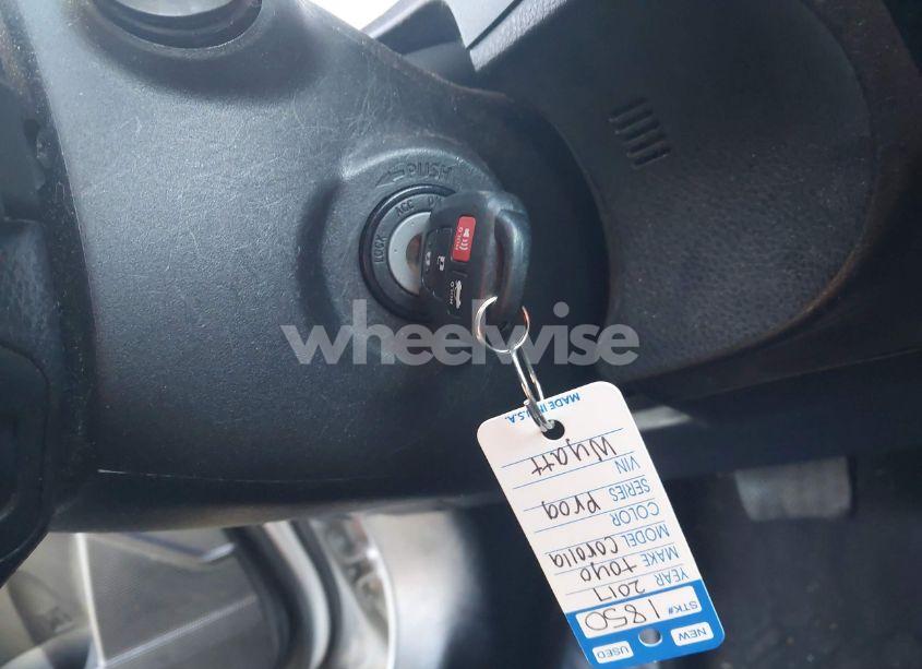 Photo 11 of 2017 Toyota Corolla SE (VIN 5YFBURHE7HP706367)