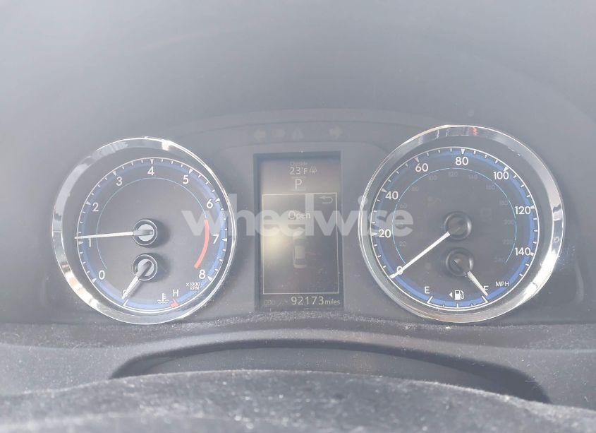 Photo 7 of 2017 Toyota Corolla SE (VIN 5YFBURHE7HP706367)