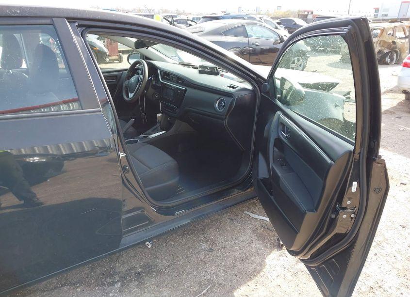 Photo 5 of 2017 Toyota Corolla LE (VIN 5YFBURHE7HP707597)