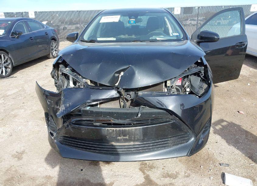 Photo 6 of 2017 Toyota Corolla LE (VIN 5YFBURHE7HP707597)