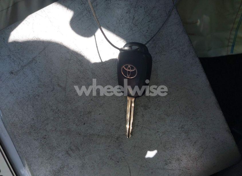 Photo 11 of 2017 Toyota Corolla LE (VIN 5YFBURHE7HP715912)