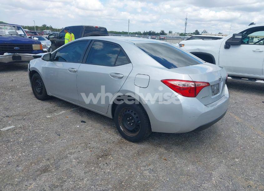 Photo 3 of 2017 Toyota Corolla LE (VIN 5YFBURHE7HP715912)