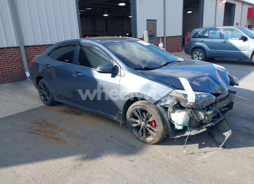 2017 Toyota Corolla SE (VIN 5YFBURHE7HP734699) main photo