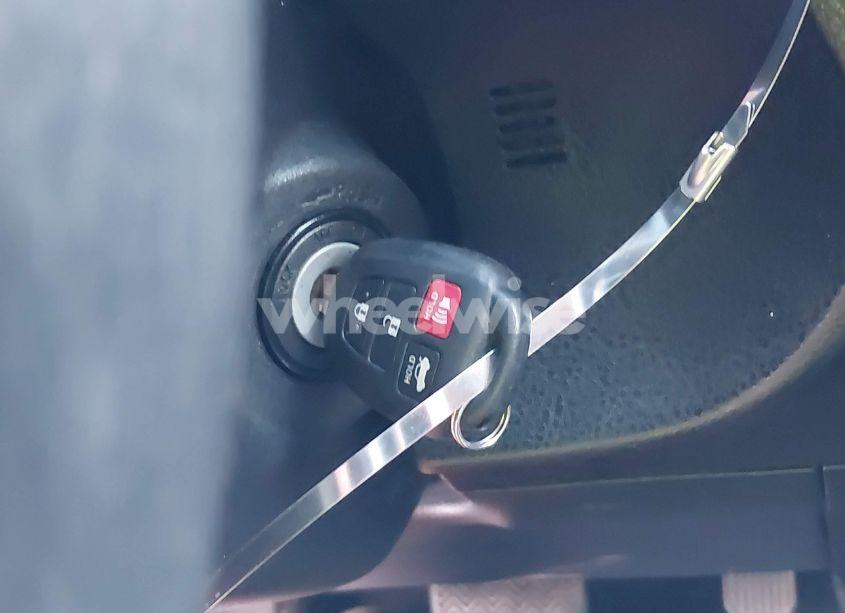 Photo 11 of 2017 Toyota Corolla SE (VIN 5YFBURHE7HP734699)