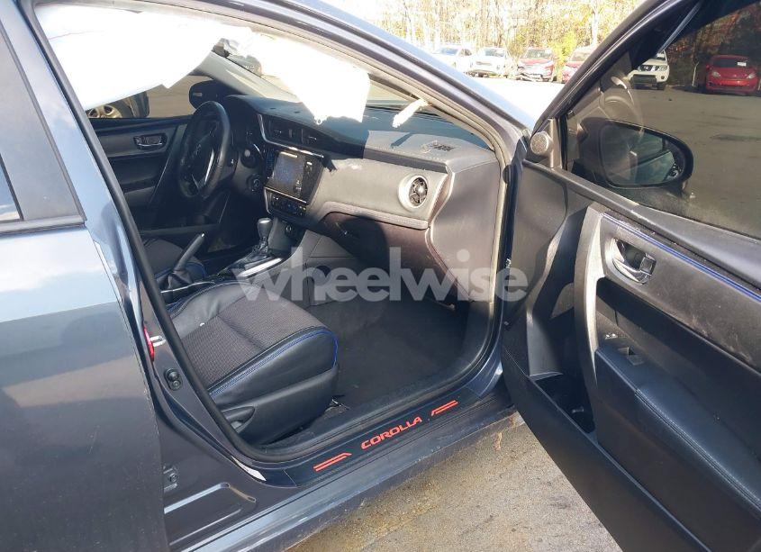 Photo 5 of 2017 Toyota Corolla SE (VIN 5YFBURHE7HP734699)