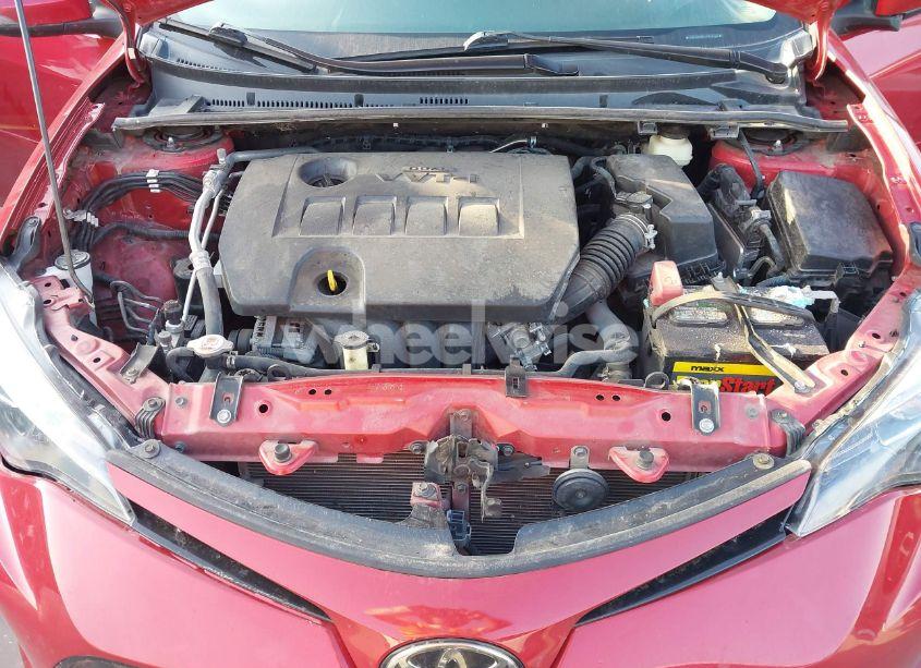 Photo 9 of 2018 Toyota Corolla SE (VIN 5YFBURHE7JP742744)