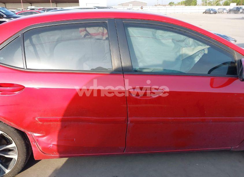 Photo 12 of 2018 Toyota Corolla SE (VIN 5YFBURHE7JP742744)