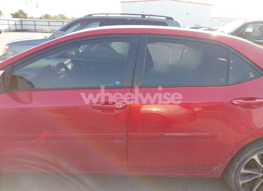 Photo 13 of 2018 Toyota Corolla SE (VIN 5YFBURHE7JP742744)