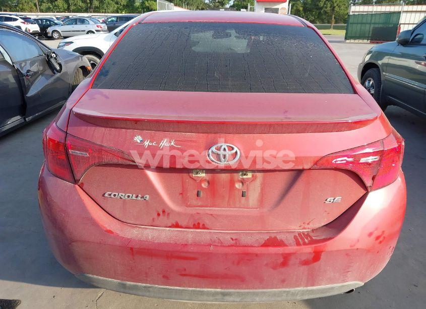 Photo 15 of 2018 Toyota Corolla SE (VIN 5YFBURHE7JP742744)