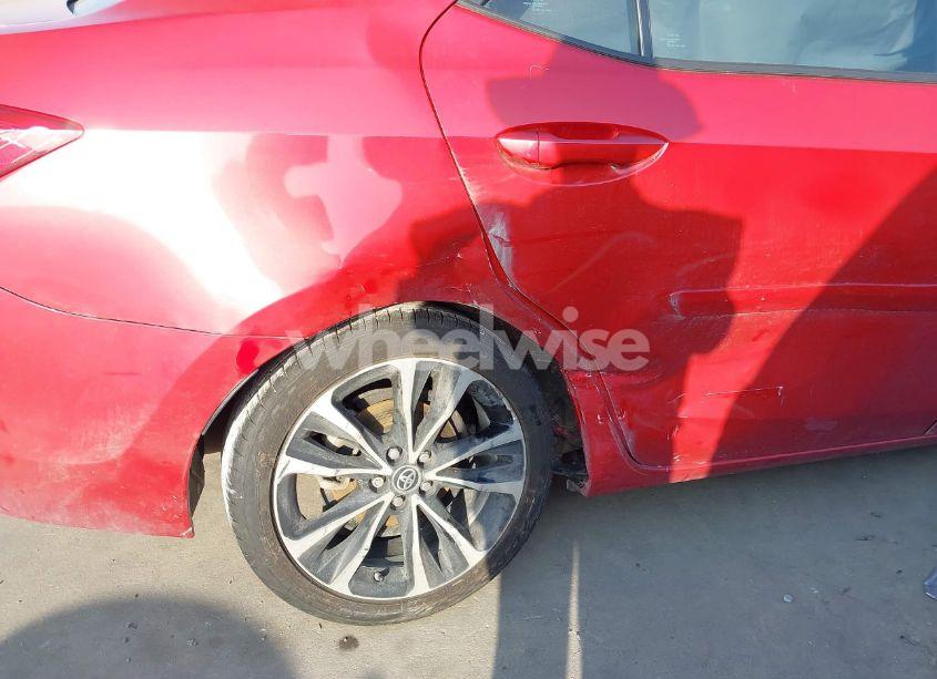 Photo 6 of 2018 Toyota Corolla SE (VIN 5YFBURHE7JP742744)