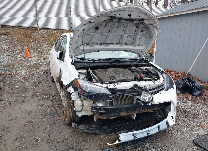 Photo 6 of 2018 Toyota Corolla LE (VIN 5YFBURHE7JP753503)