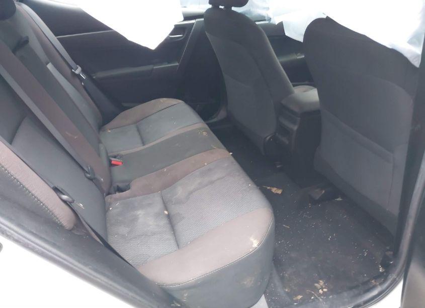 Photo 8 of 2018 Toyota Corolla LE (VIN 5YFBURHE7JP753503)