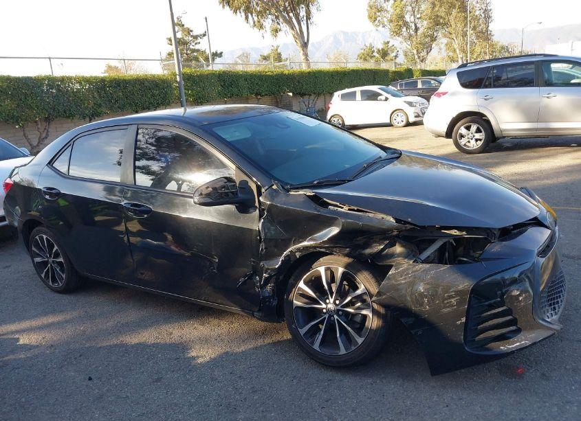 Photo 14 of 2018 Toyota Corolla SE (VIN 5YFBURHE7JP757809)