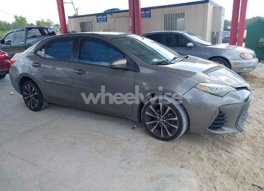 Photo 14 of 2018 Toyota Corolla SE (VIN 5YFBURHE7JP758393)