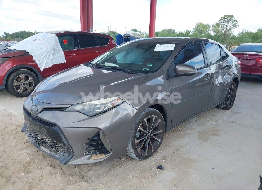 Photo 2 of 2018 Toyota Corolla SE (VIN 5YFBURHE7JP758393)