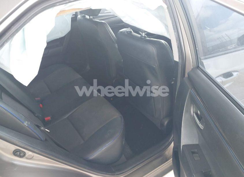 Photo 8 of 2018 Toyota Corolla SE (VIN 5YFBURHE7JP758393)