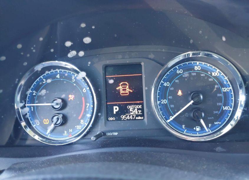 Photo 15 of 2018 Toyota Corolla LE (VIN 5YFBURHE7JP759365)