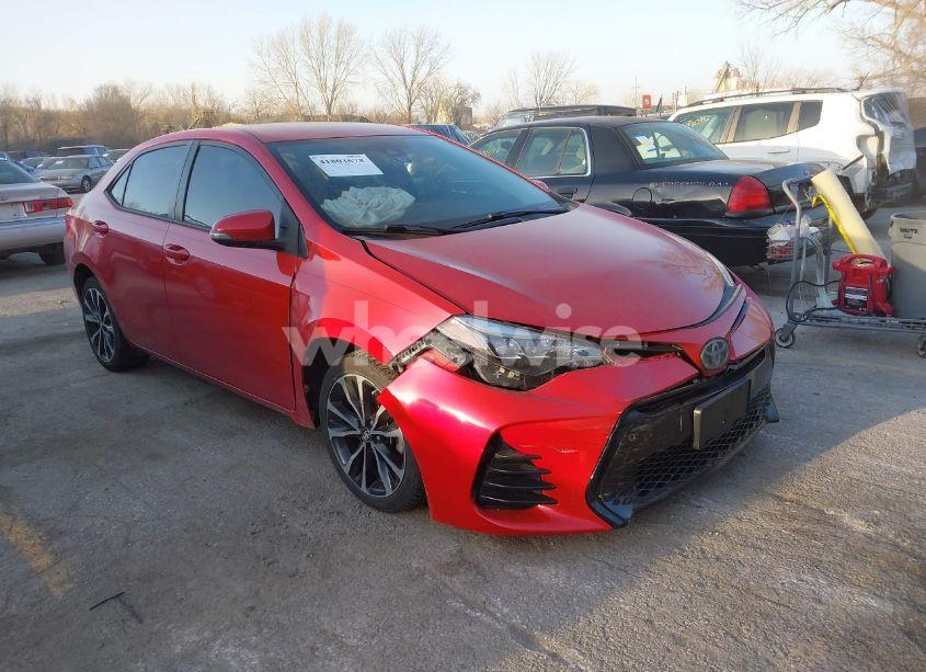 2018 Toyota Corolla SE (VIN 5YFBURHE7JP759852) main photo