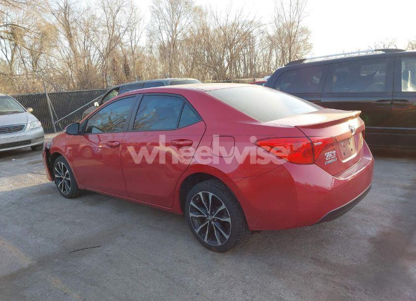 Photo 14 of 2018 Toyota Corolla SE (VIN 5YFBURHE7JP759852)