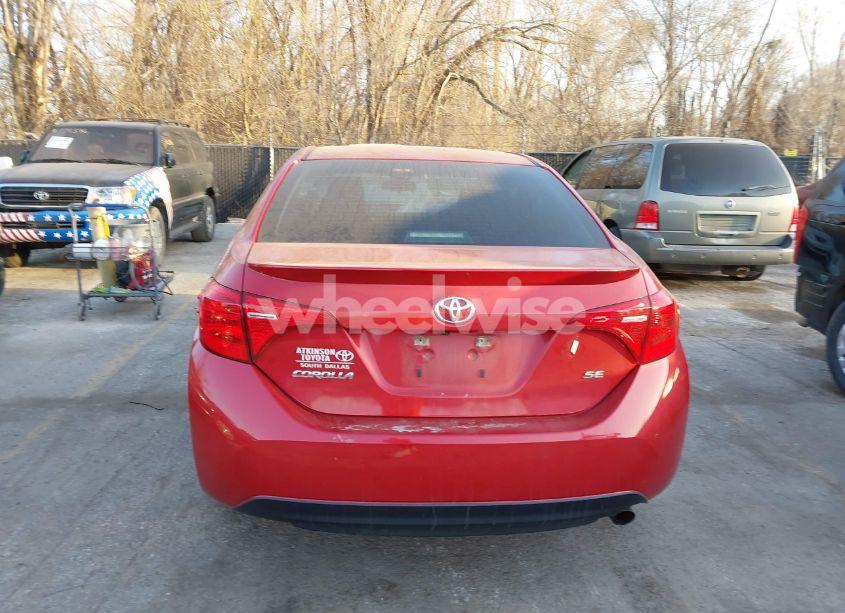 Photo 16 of 2018 Toyota Corolla SE (VIN 5YFBURHE7JP759852)