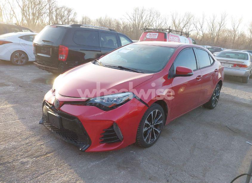 Photo 2 of 2018 Toyota Corolla SE (VIN 5YFBURHE7JP759852)