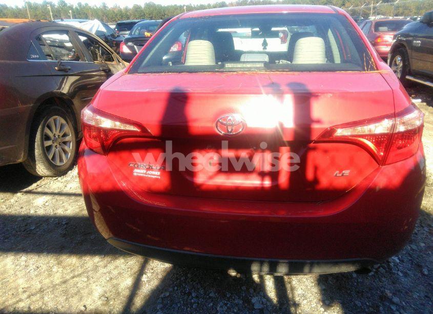 Photo 16 of 2018 Toyota Corolla LE (VIN 5YFBURHE7JP766817)