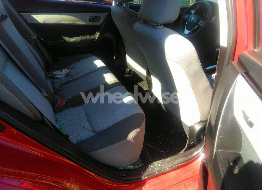 Photo 8 of 2018 Toyota Corolla LE (VIN 5YFBURHE7JP766817)