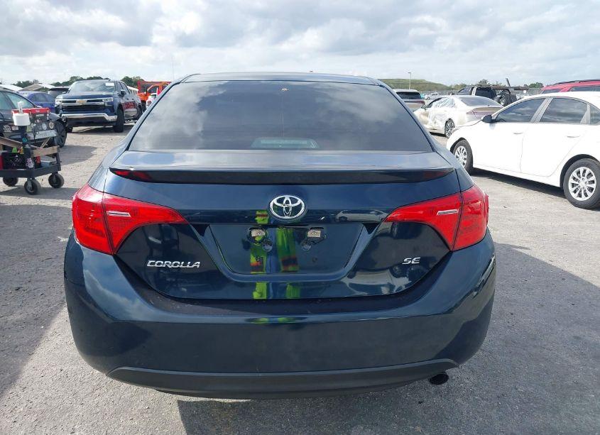 Photo 16 of 2018 Toyota Corolla SE (VIN 5YFBURHE7JP796089)