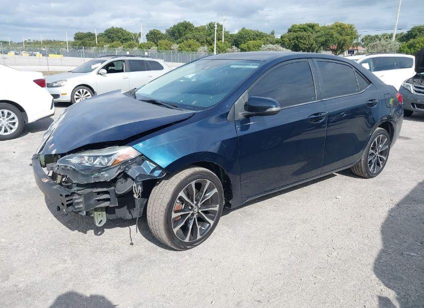 Photo 2 of 2018 Toyota Corolla SE (VIN 5YFBURHE7JP796089)