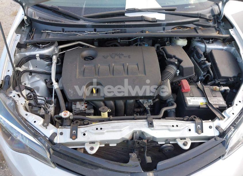 Photo 10 of 2018 Toyota Corolla LE (VIN 5YFBURHE7JP809004)