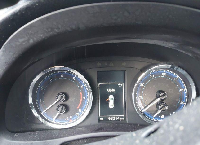 Photo 7 of 2018 Toyota Corolla XSE (VIN 5YFBURHE7JP829124)