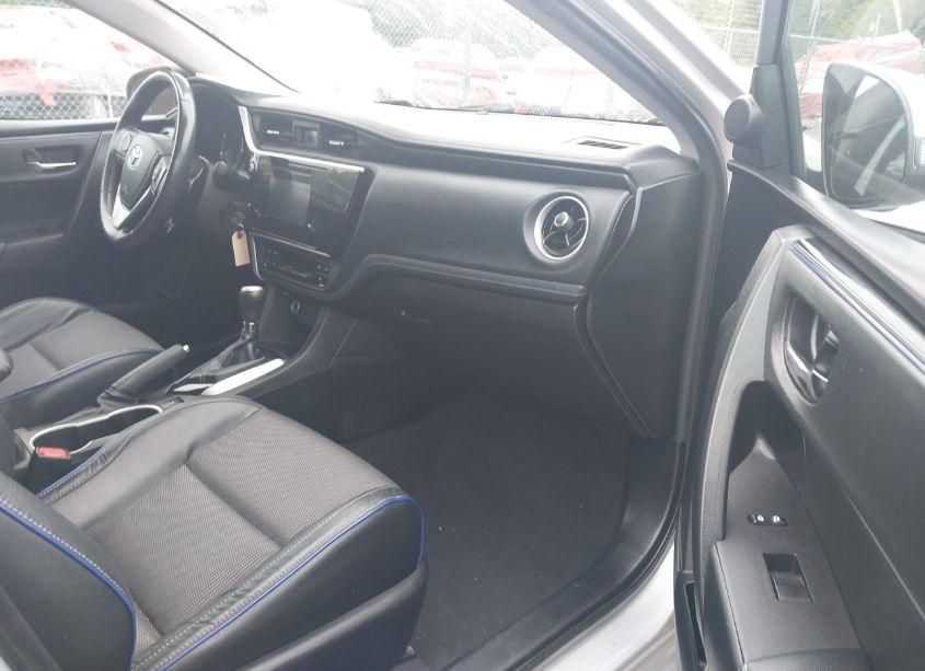 Photo 5 of 2018 Toyota Corolla SE (VIN 5YFBURHE7JP829768)