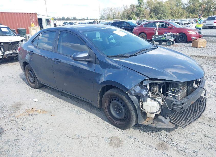 2018 Toyota Corolla LE (VIN 5YFBURHE7JP831522) main photo