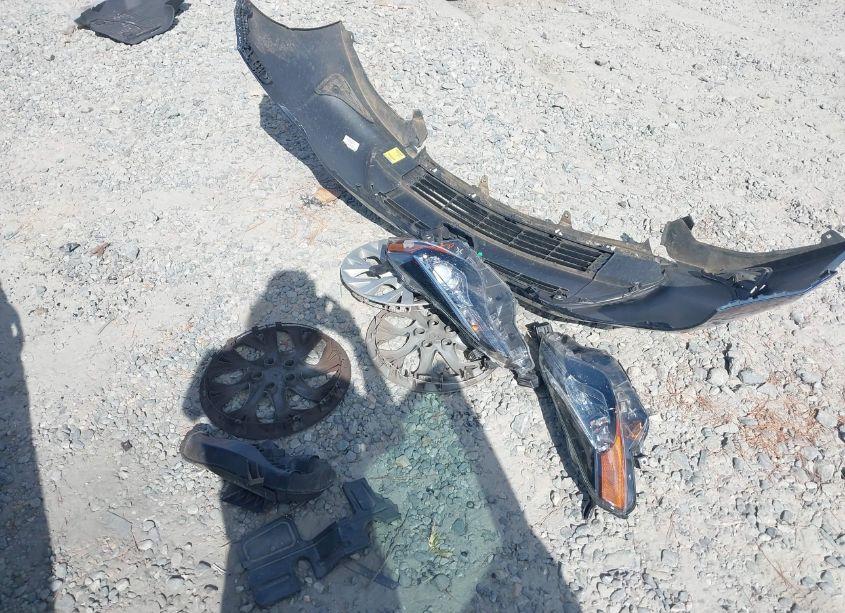 Photo 12 of 2018 Toyota Corolla LE (VIN 5YFBURHE7JP831522)