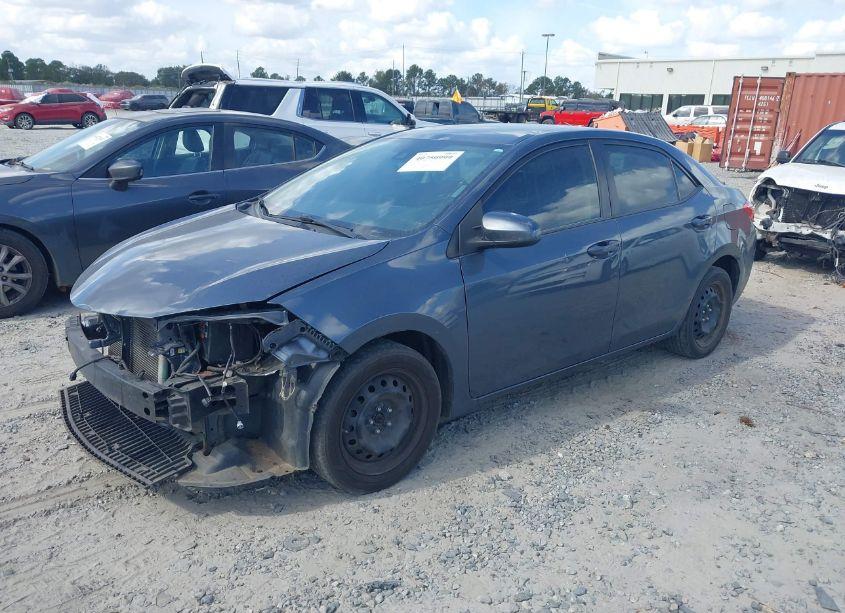 Photo 2 of 2018 Toyota Corolla LE (VIN 5YFBURHE7JP831522)