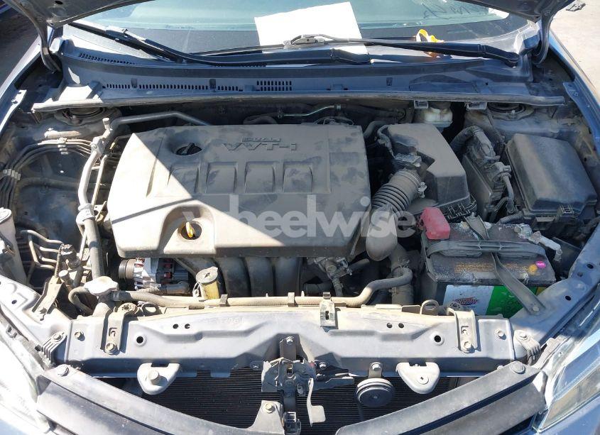 Photo 10 of 2018 Toyota Corolla LE (VIN 5YFBURHE7JP833321)