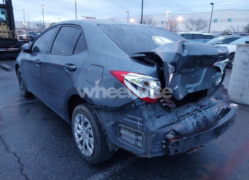 Photo 3 of 2018 Toyota Corolla LE (VIN 5YFBURHE7JP833321)