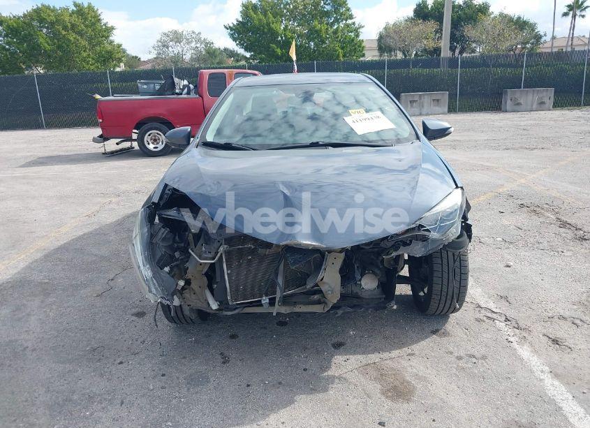 Photo 6 of 2018 Toyota Corolla SE (VIN 5YFBURHE7JP844920)