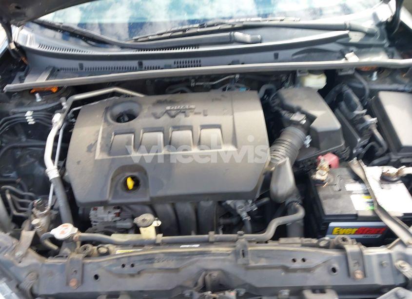 Photo 10 of 2018 Toyota Corolla LE (VIN 5YFBURHE7JP848868)