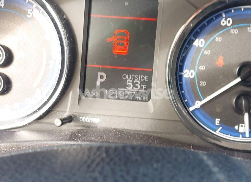 Photo 15 of 2018 Toyota Corolla LE (VIN 5YFBURHE7JP848868)