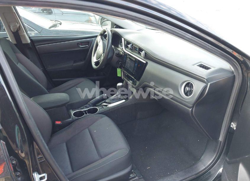 Photo 5 of 2018 Toyota Corolla LE (VIN 5YFBURHE7JP848868)