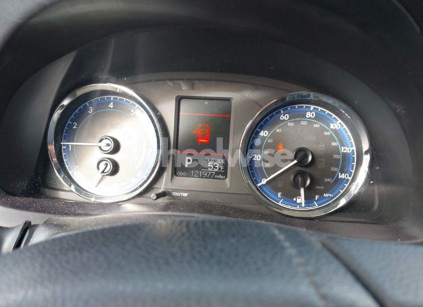 Photo 7 of 2018 Toyota Corolla LE (VIN 5YFBURHE7JP848868)