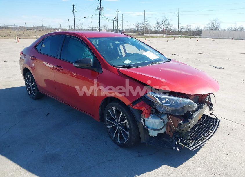 2018 Toyota Corolla SE (VIN 5YFBURHE7JP852192) main photo