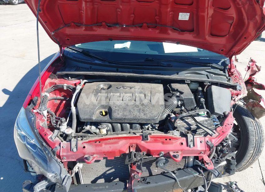 Photo 10 of 2018 Toyota Corolla SE (VIN 5YFBURHE7JP852192)