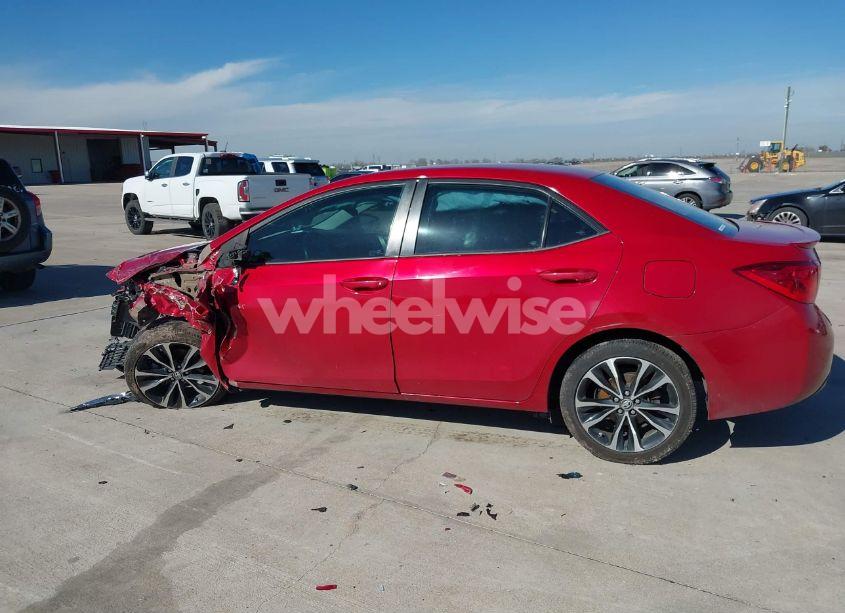 Photo 14 of 2018 Toyota Corolla SE (VIN 5YFBURHE7JP852192)